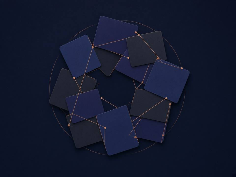 Conjunto de cartas ligadas por um circuito